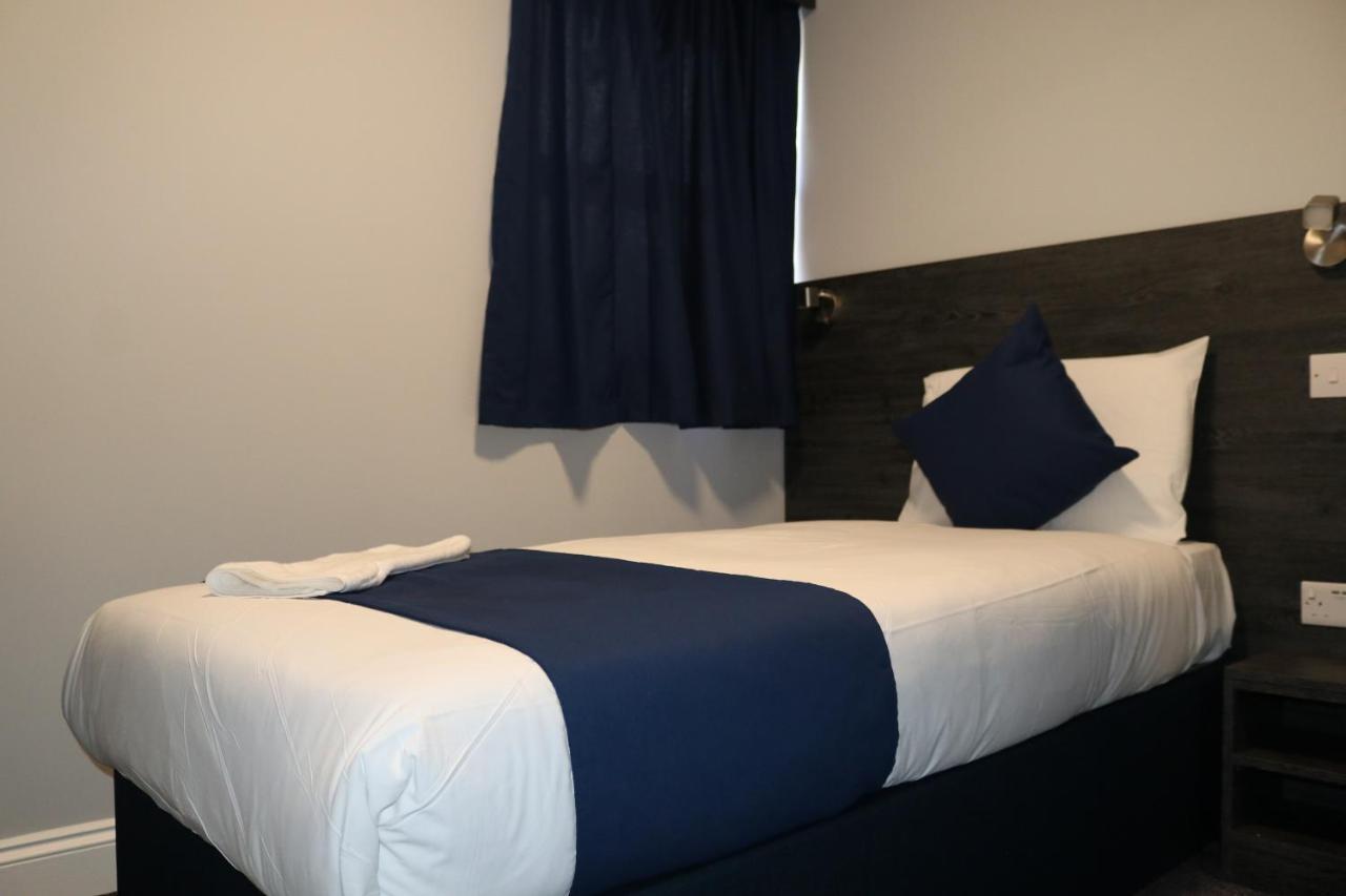 Blue Sapphire Hotel 伊尔福德 外观 照片